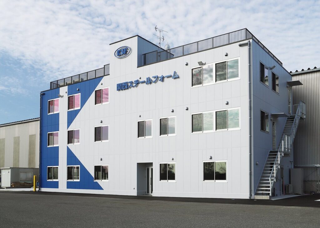 ㈱関西ｽﾁｰﾑﾌｫｰﾑ事務所棟立替工事（屋根・樋工事）