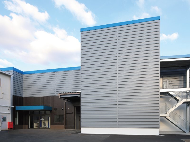 ヨロズ精工㈱和泉工場新築工事（屋根・外壁工事）